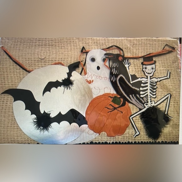 Meri Meri Halloween Garland 8' w/ 8 Pennants NEW Witch,Skeleton,Bat,Ghost,Spider - Picture 3 of 5